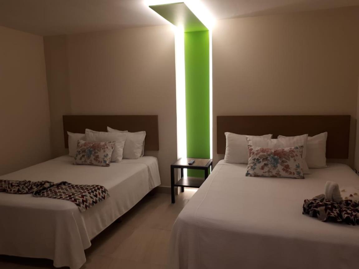 Brisas 10 Beachside Suites Cancún Exterior foto